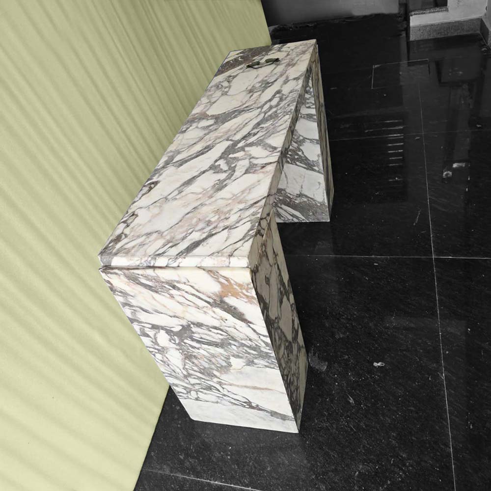 minimal-sleek-console-table-for-entryways