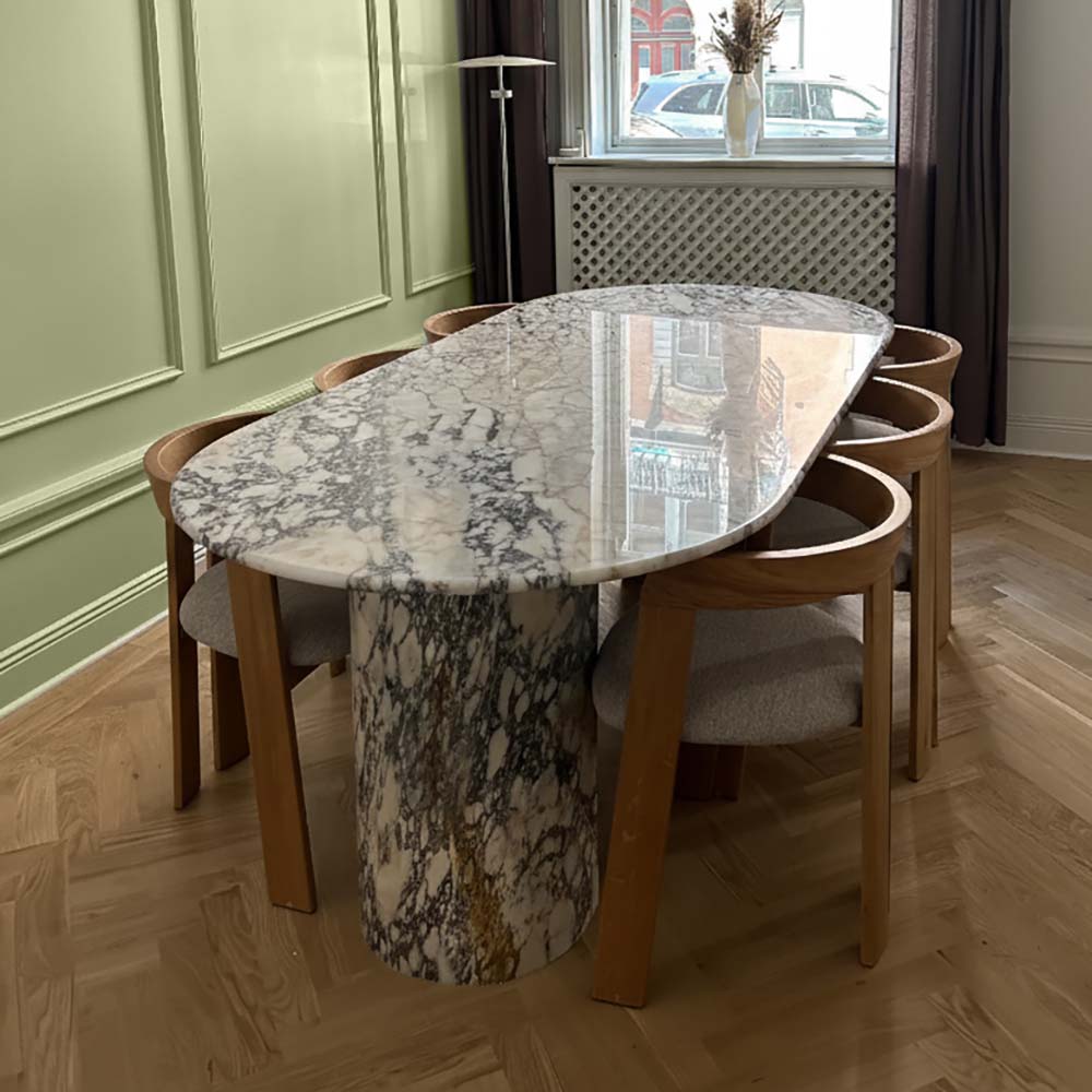 living-room-dubai-modern-interior-table