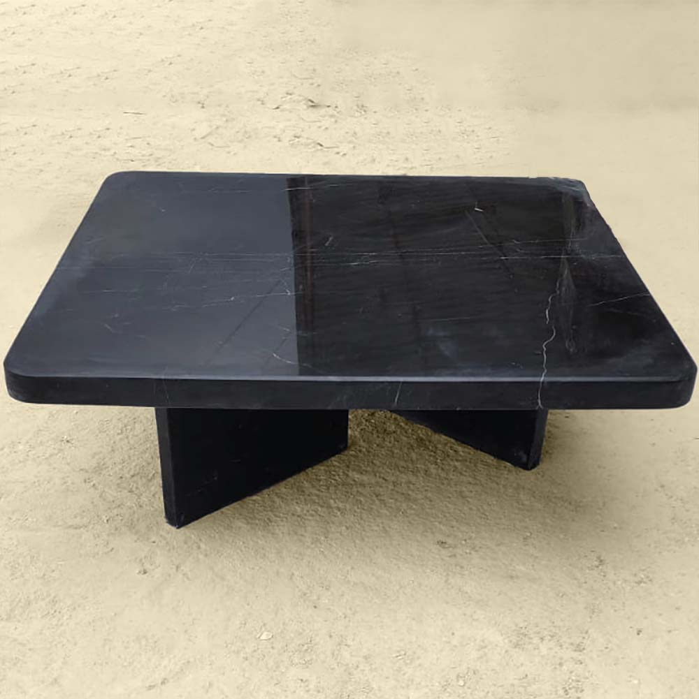 curve-edges-black-marble