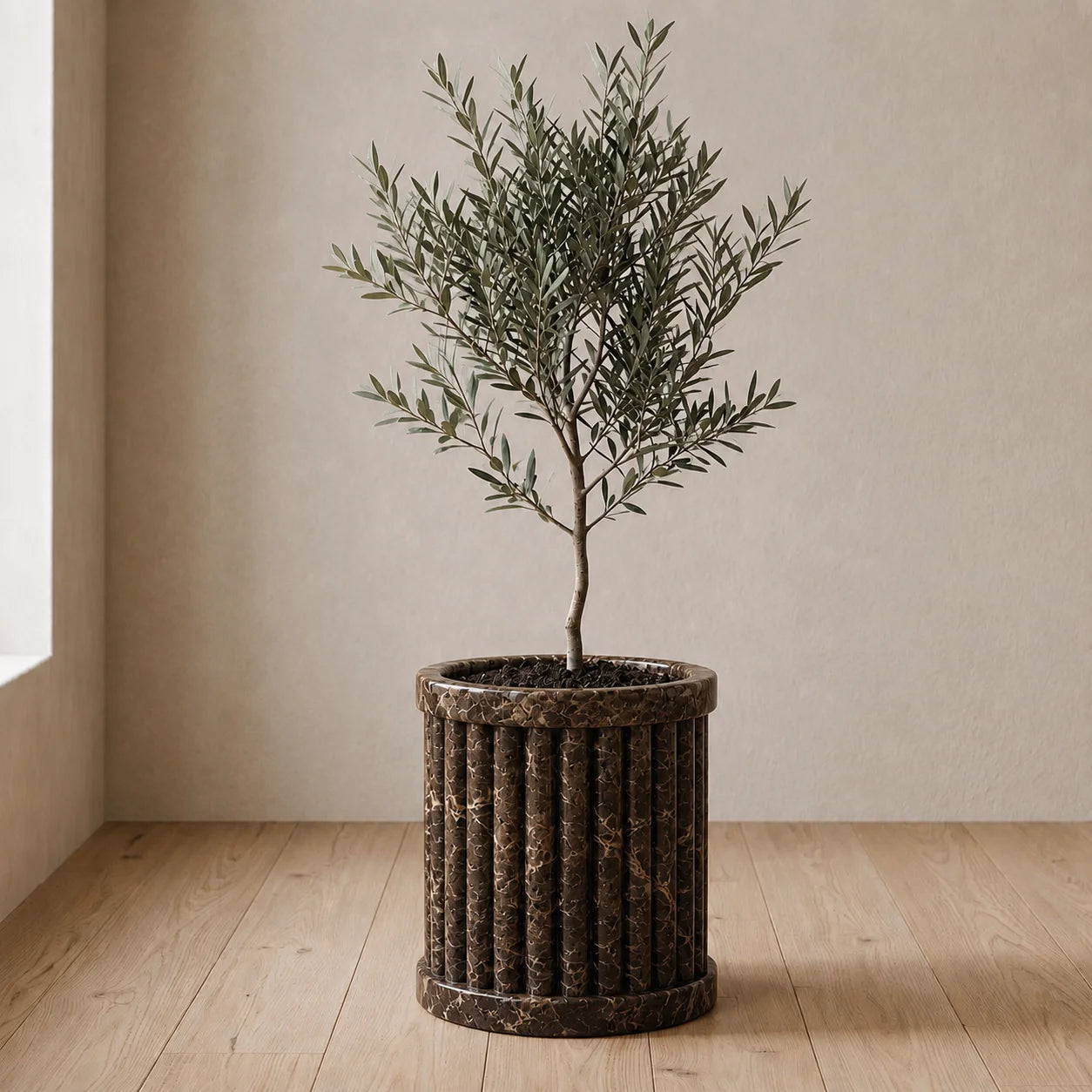 Crown Crest Planter