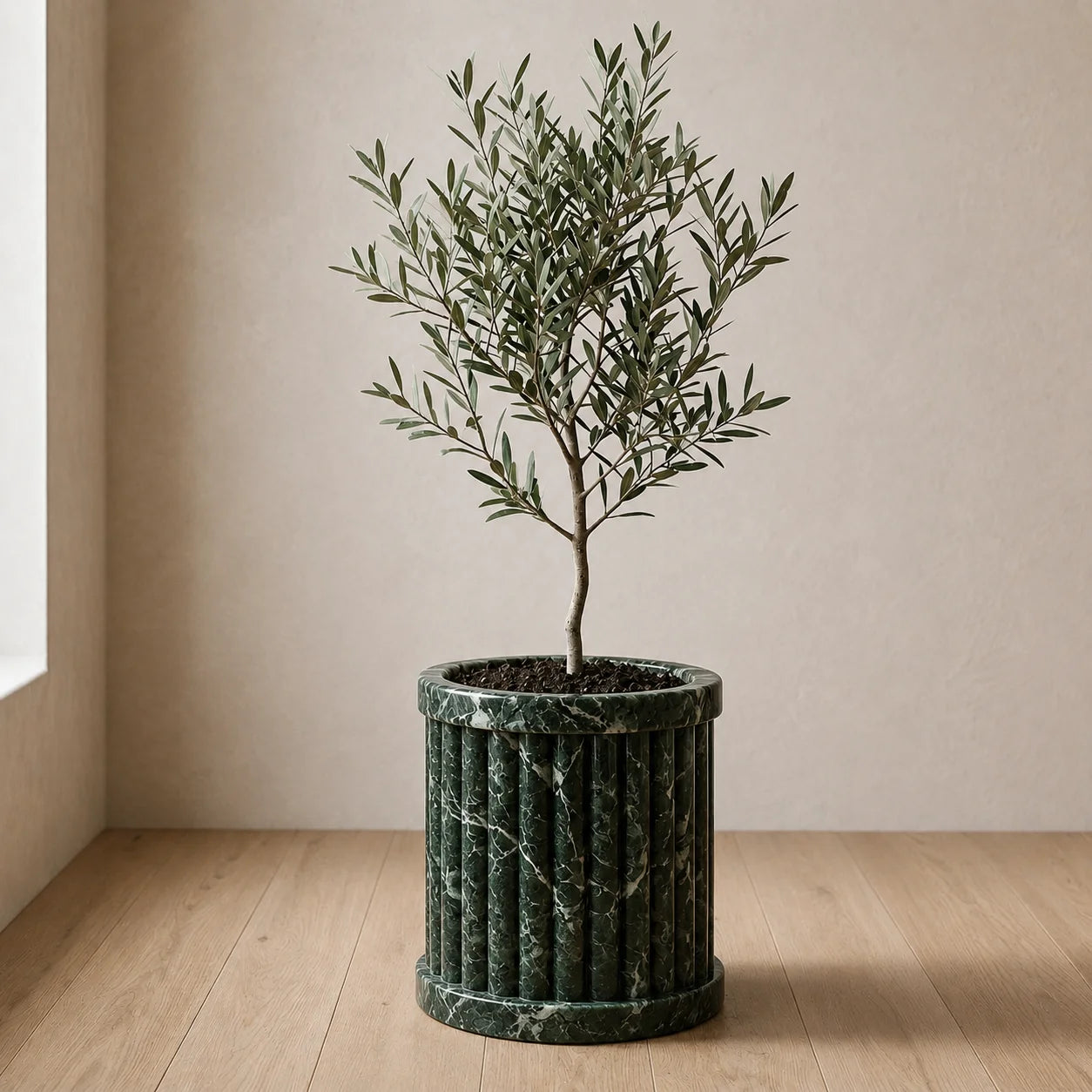 Crown Crest Planter
