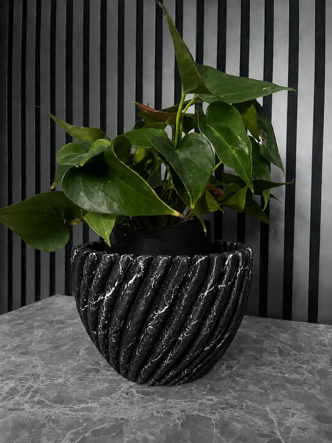 Halo Twist Planter