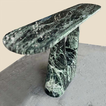 minimalist-design-table